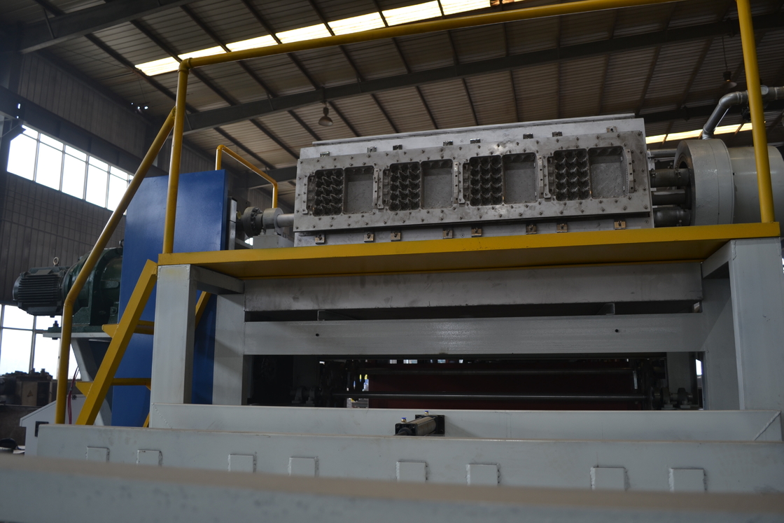 Linha de produção de cartão de ovos de papel eco-amigável de resíduos Rotativo 45KW-200kw Máquina de bandeja de ovos de grande capacidade 15 lugares Máquina de fabricação de cartão de ovos 4 * 4 Molde Tipo