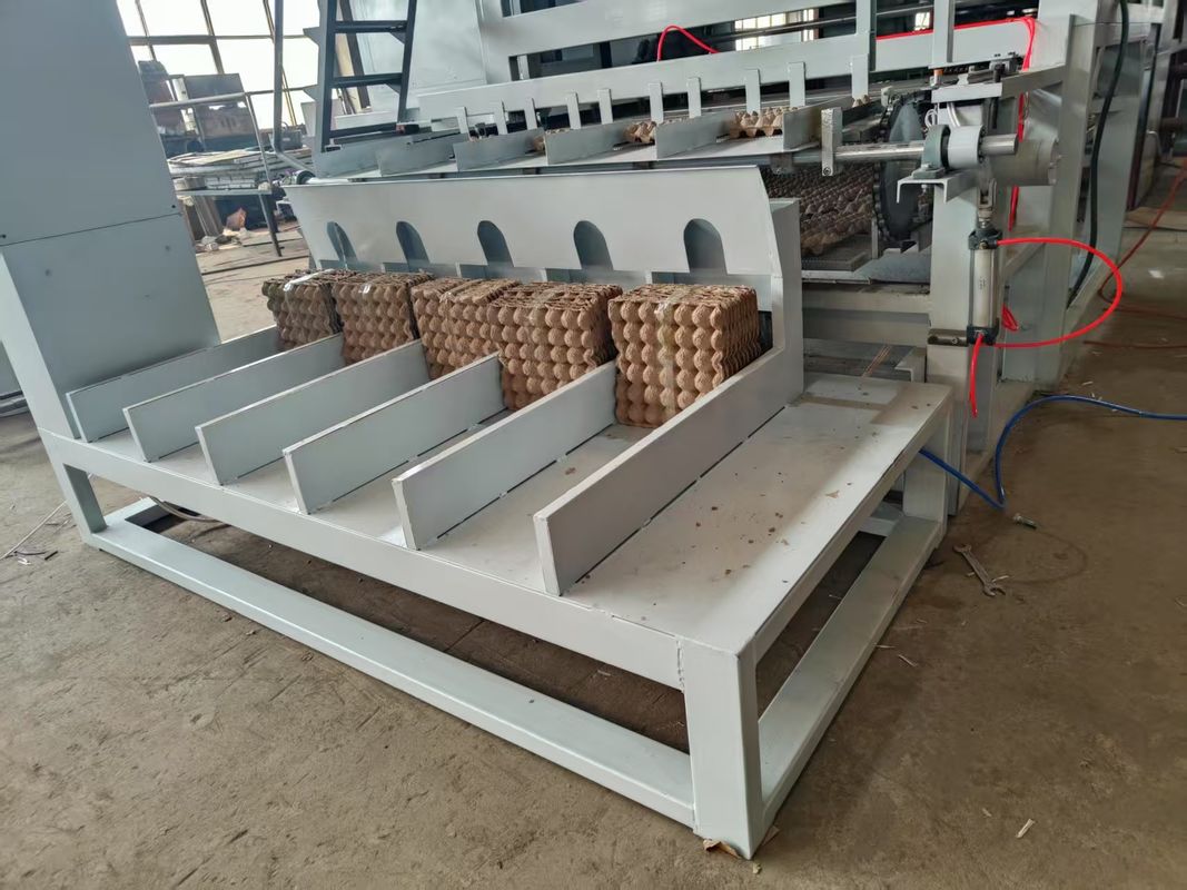 Máquina de moldagem de pasta de papel reciclável Grande capacidade 1500pcs/h-6000pcs/h Máquina de bandeja de ovos Linha de produção de cartão de ovos