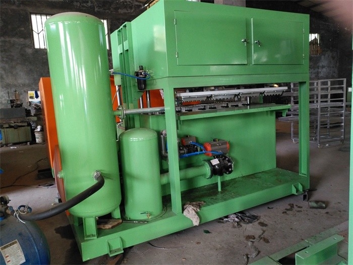 Máquina de produção de bandejas de ovos de papel de baixa energia e alta eficiência, controlada por computador com válvula de marca alemã