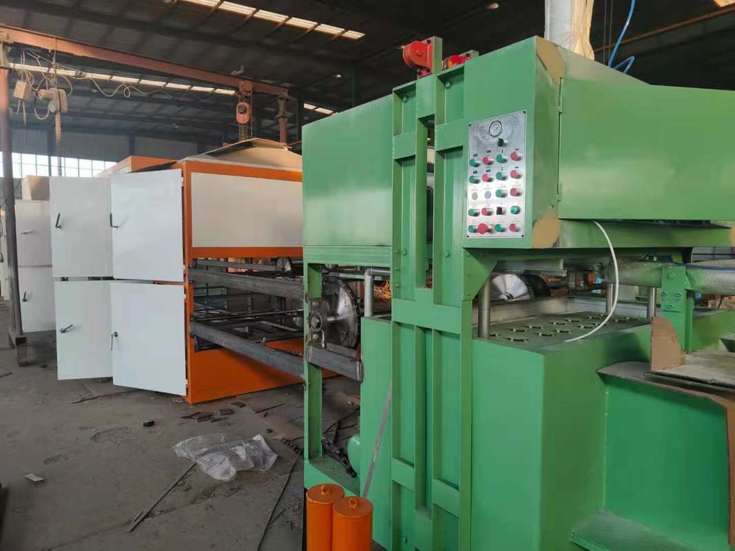 Máquina de moldagem de bandeja de ovos de papel de reciclagem profissional Linha de produção de bandeja de ovos controlada por PLC