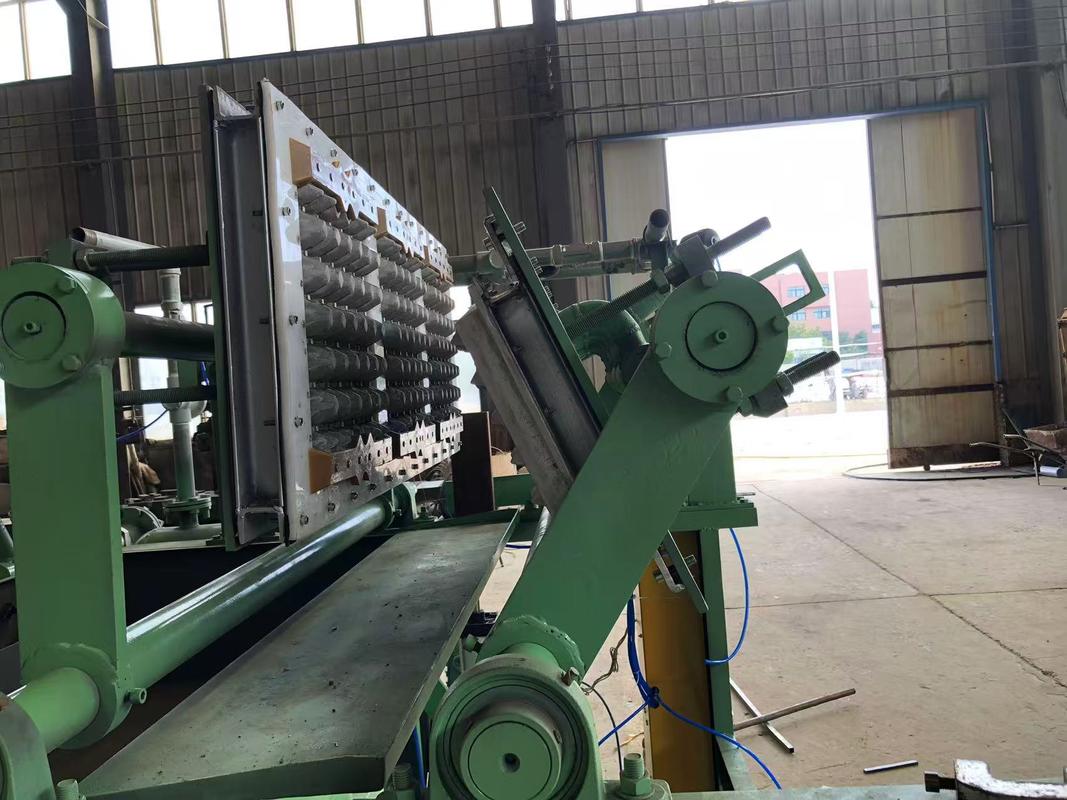 Máquina de fabricação de bandejas de ovos de papel semi-automática 1x3 máquina de bandeja de ovos de molde equipamento de celulose projetado para baixo investimento e empreendedores iniciantes