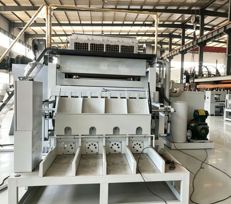 2000-3000pcs/h Máquina de fabricação de bandejas de ovos de papel 3x4 moldes 4*4 moldes Máquina de bandeja de ovos projetada para equipamentos estáveis de capacidade média para fábricas em crescimento